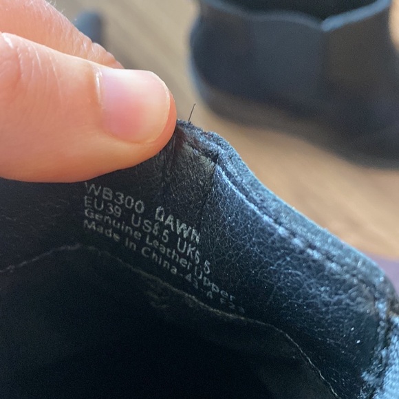 Aetrex Dawn Wedge Boot Chelsea platform size 8.5 avant-garde modern comfort - Picture 10 of 10